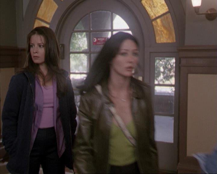 Charmed-Online-dot-net_207TheyreEverywhere1291.jpg