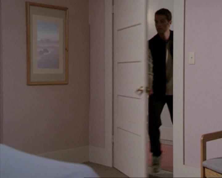 Charmed-Online-dot-net_207TheyreEverywhere1293.jpg