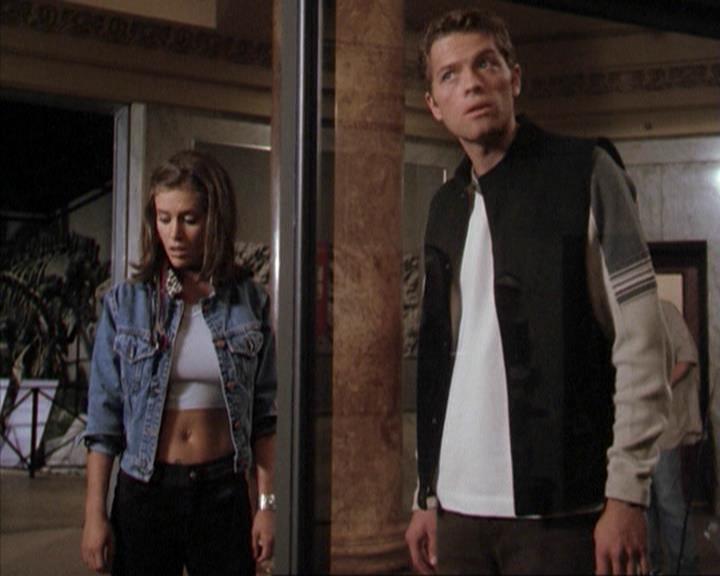 Charmed-Online-dot-net_207TheyreEverywhere1483.jpg