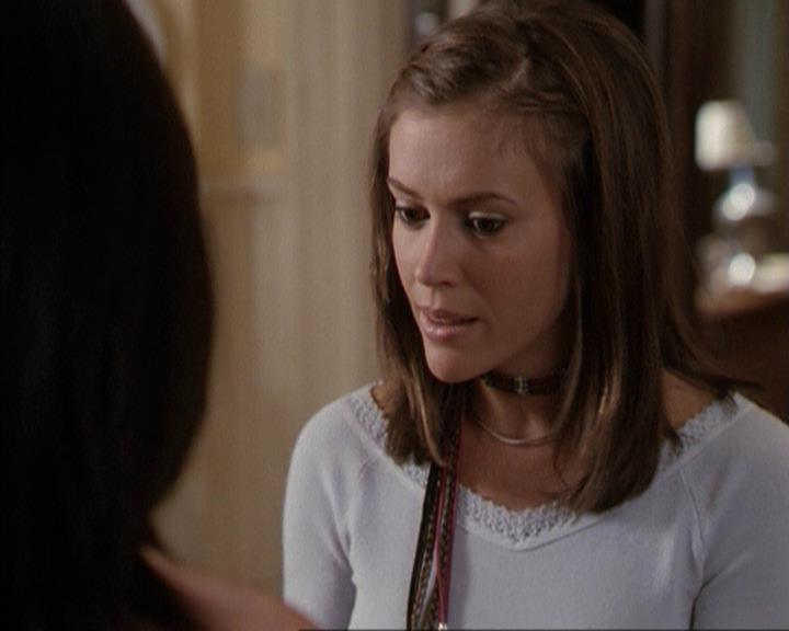 Charmed-Online-dot-net_207TheyreEverywhere1673.jpg