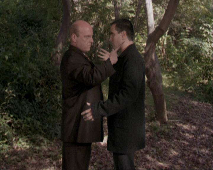 Charmed-Online-dot-net_207TheyreEverywhere2036.jpg