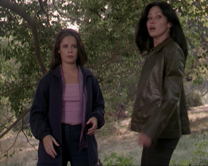 Charmed-Online-dot-net_207TheyreEverywhere2041.jpg