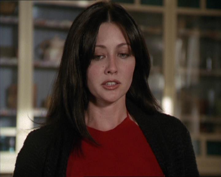 Charmed-Online-dot-net_208P3H200280.jpg