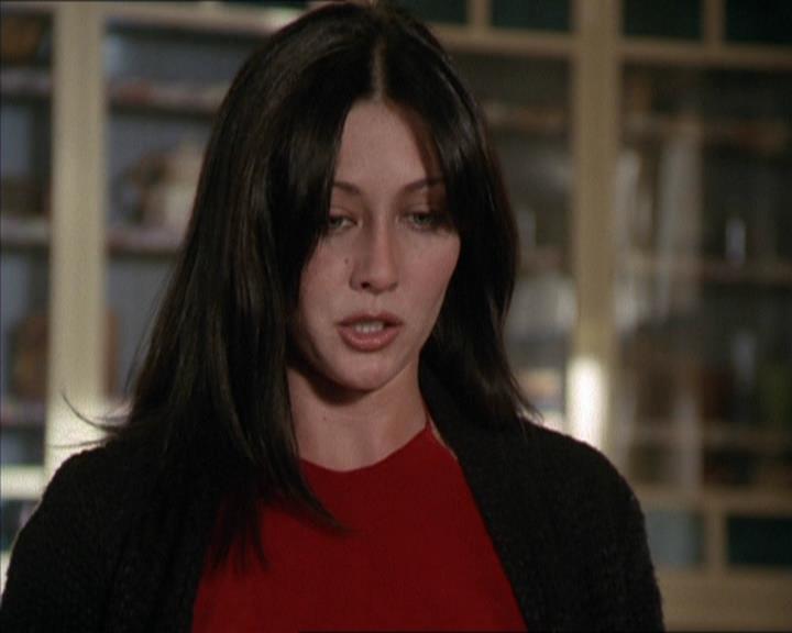 Charmed-Online-dot-net_208P3H200291.jpg