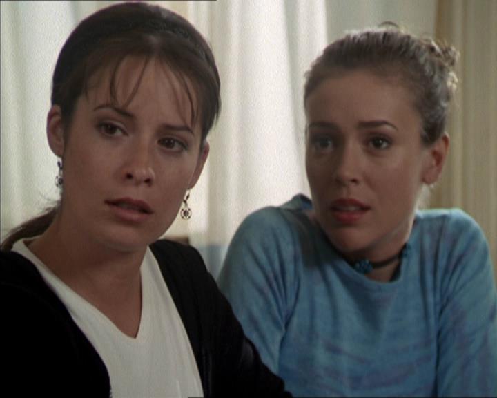 Charmed-Online-dot-net_208P3H200295.jpg