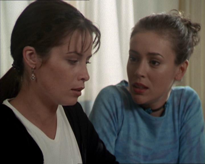 Charmed-Online-dot-net_208P3H200296.jpg
