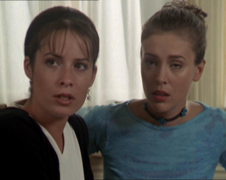 Charmed-Online-dot-net_208P3H200302.jpg