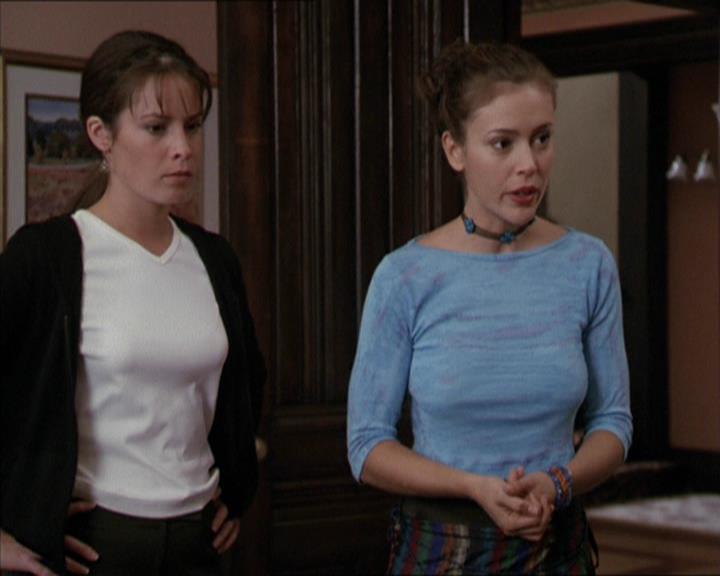 Charmed-Online-dot-net_208P3H200329.jpg