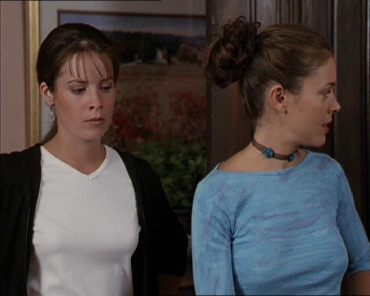 Charmed-Online-dot-net_208P3H200361.jpg
