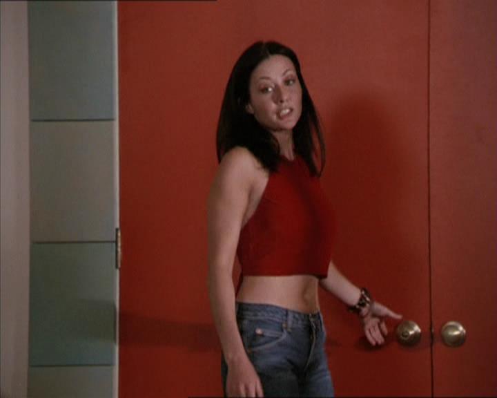Charmed-Online-dot-net_208P3H200447.jpg