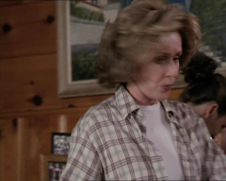 Charmed-Online-dot-net_208P3H200461.jpg