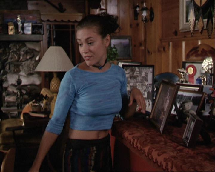 Charmed-Online-dot-net_208P3H200468.jpg