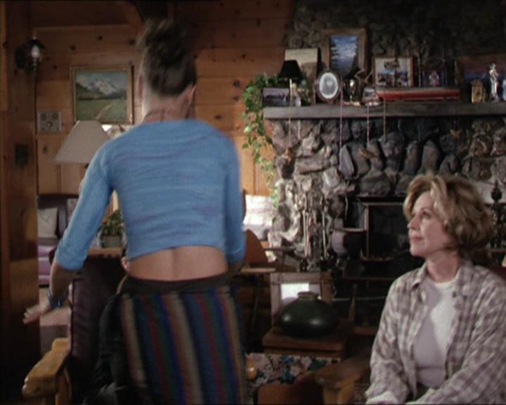 Charmed-Online-dot-net_208P3H200470.jpg