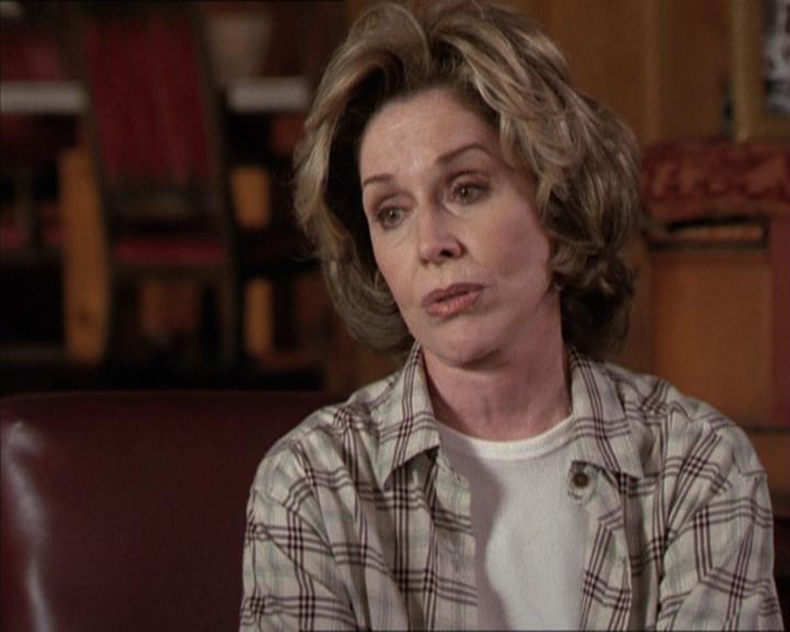 Charmed-Online-dot-net_208P3H200476.jpg