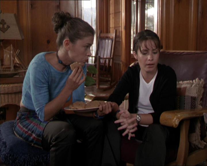Charmed-Online-dot-net_208P3H200487.jpg