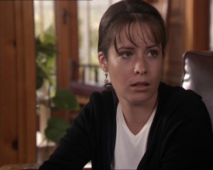 Charmed-Online-dot-net_208P3H200490.jpg