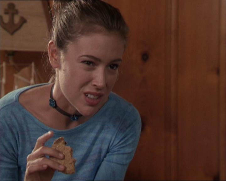 Charmed-Online-dot-net_208P3H200494.jpg