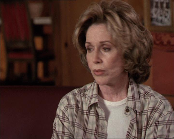 Charmed-Online-dot-net_208P3H200498.jpg