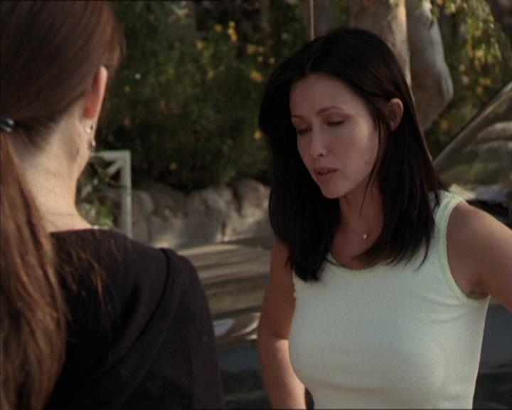 Charmed-Online-dot-net_208P3H200570.jpg