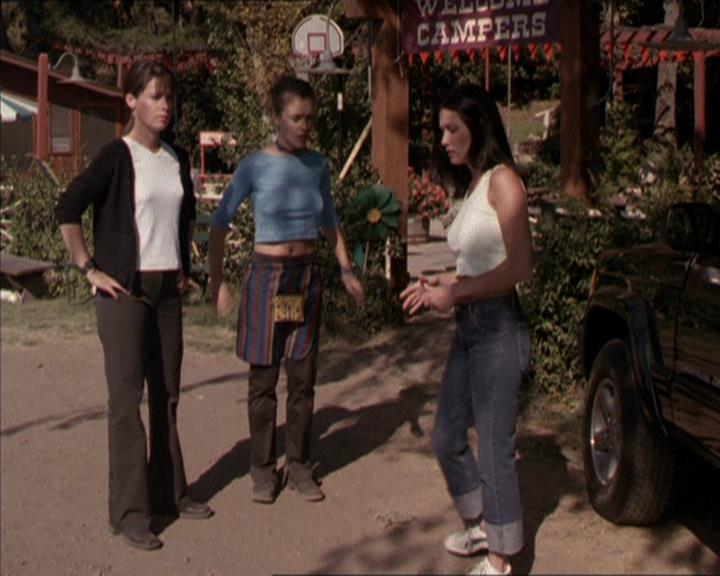 Charmed-Online-dot-net_208P3H200610.jpg