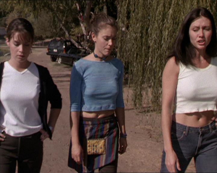 Charmed-Online-dot-net_208P3H200652.jpg