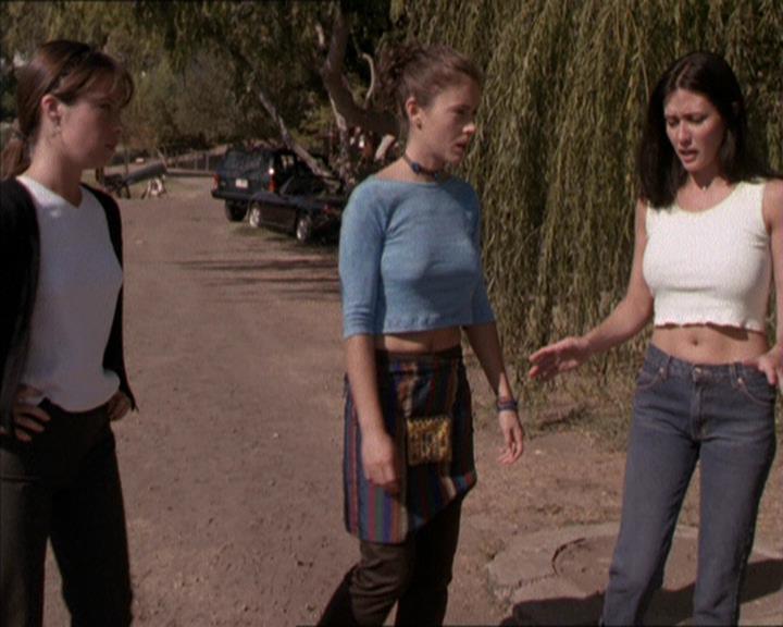 Charmed-Online-dot-net_208P3H200654.jpg