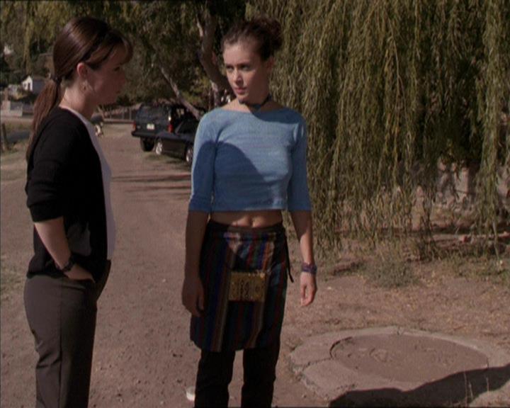 Charmed-Online-dot-net_208P3H200661.jpg