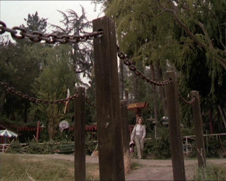 Charmed-Online-dot-net_208P3H200678.jpg