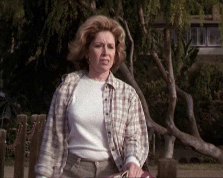 Charmed-Online-dot-net_208P3H200685.jpg