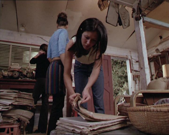 Charmed-Online-dot-net_208P3H200733.jpg