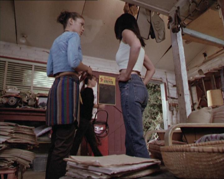 Charmed-Online-dot-net_208P3H200769.jpg