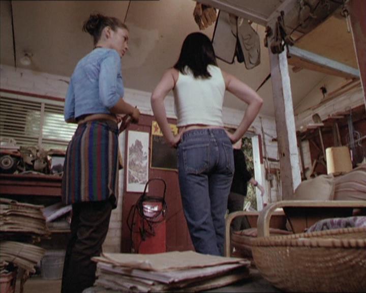 Charmed-Online-dot-net_208P3H200770.jpg
