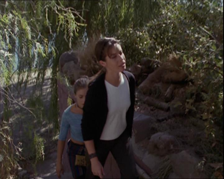 Charmed-Online-dot-net_208P3H200807.jpg