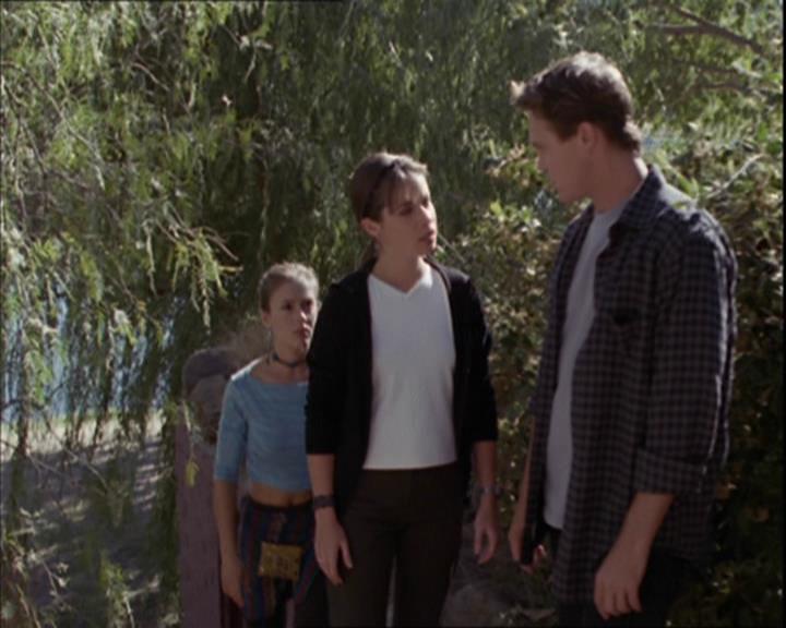 Charmed-Online-dot-net_208P3H200809.jpg