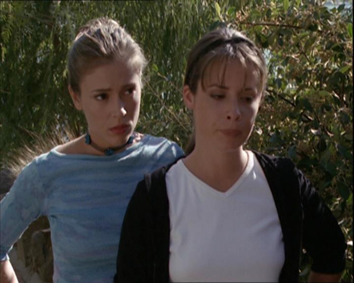 Charmed-Online-dot-net_208P3H200817.jpg