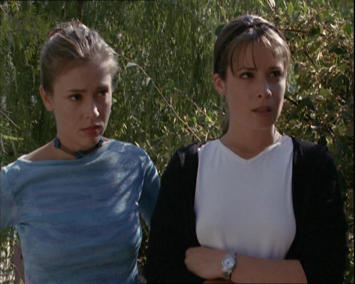 Charmed-Online-dot-net_208P3H200822.jpg