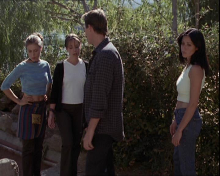 Charmed-Online-dot-net_208P3H200828.jpg