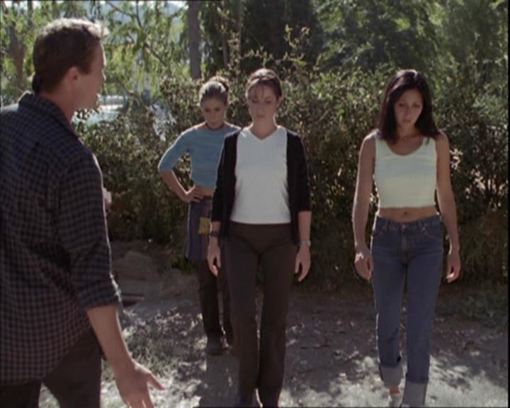 Charmed-Online-dot-net_208P3H200831.jpg