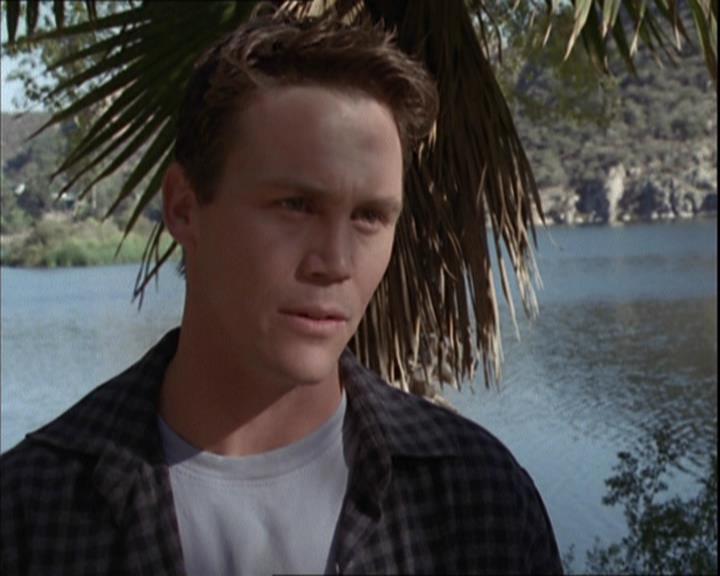 Charmed-Online-dot-net_208P3H200841.jpg