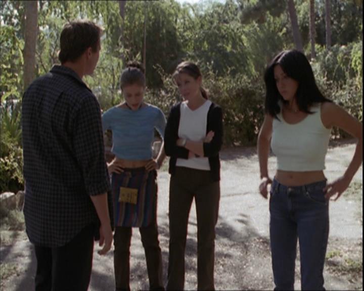 Charmed-Online-dot-net_208P3H200843.jpg
