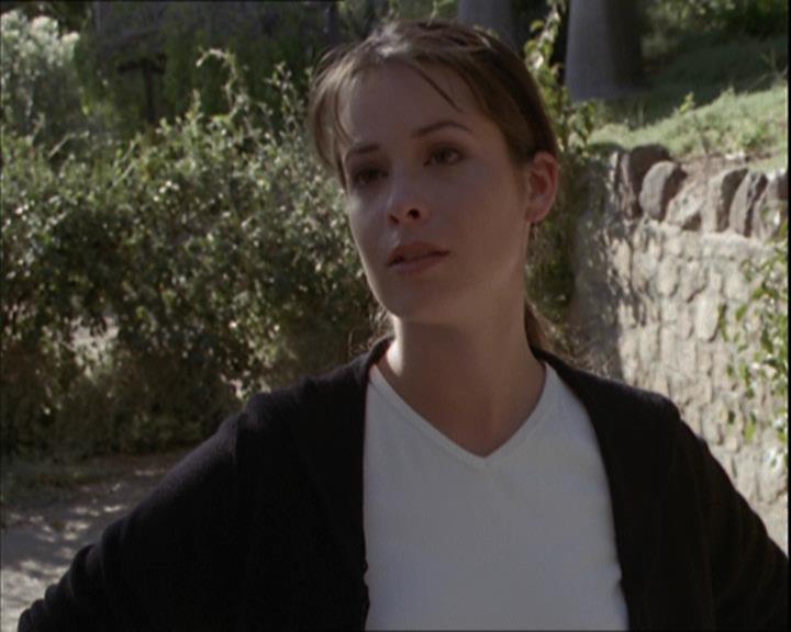 Charmed-Online-dot-net_208P3H200869.jpg