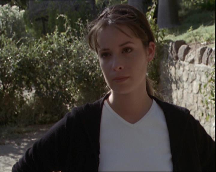 Charmed-Online-dot-net_208P3H200877.jpg