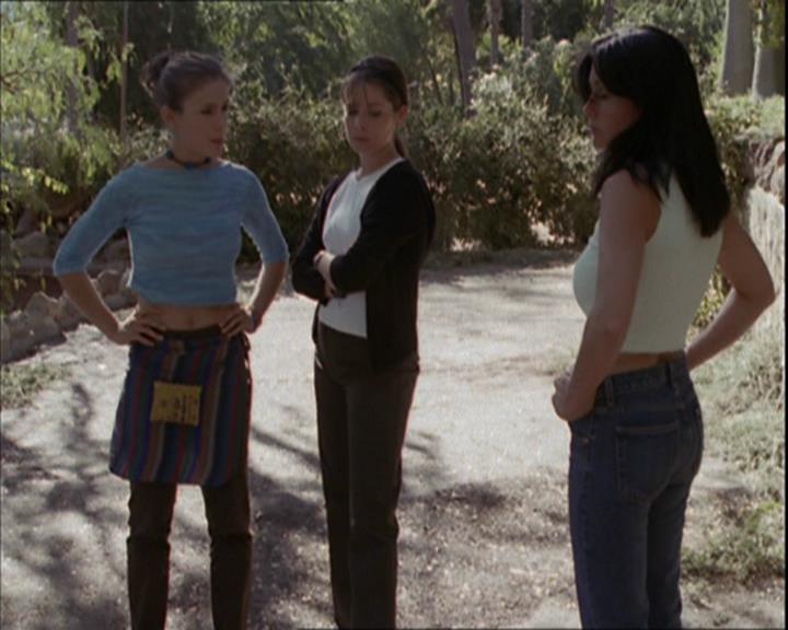 Charmed-Online-dot-net_208P3H200884.jpg