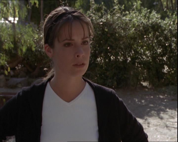 Charmed-Online-dot-net_208P3H200895.jpg