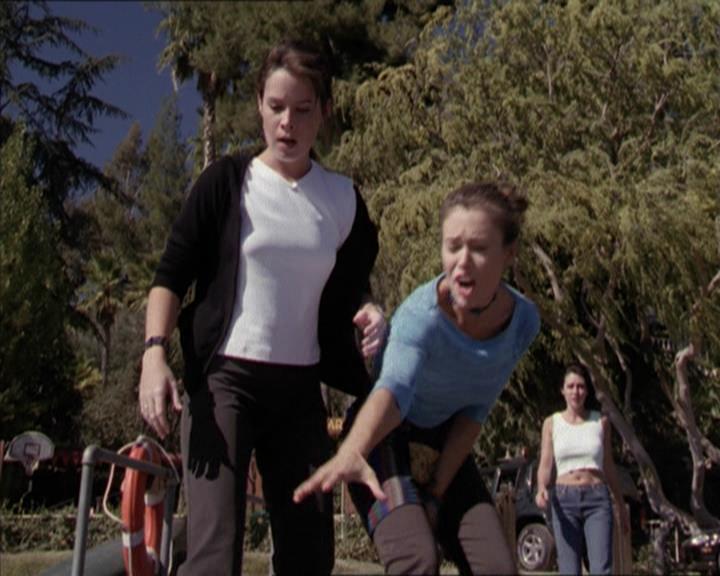 Charmed-Online-dot-net_208P3H200909.jpg