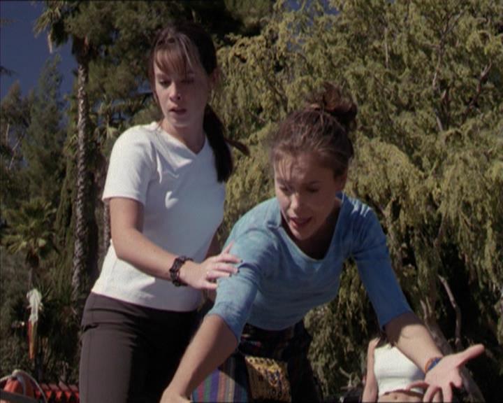 Charmed-Online-dot-net_208P3H200926.jpg