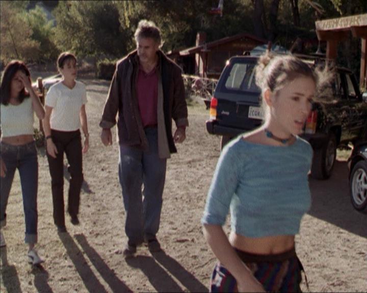 Charmed-Online-dot-net_208P3H200976.jpg