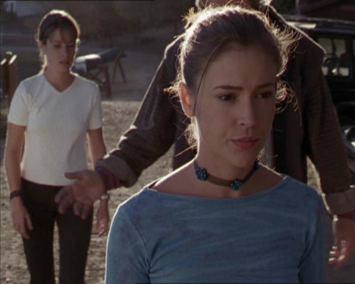 Charmed-Online-dot-net_208P3H200980.jpg