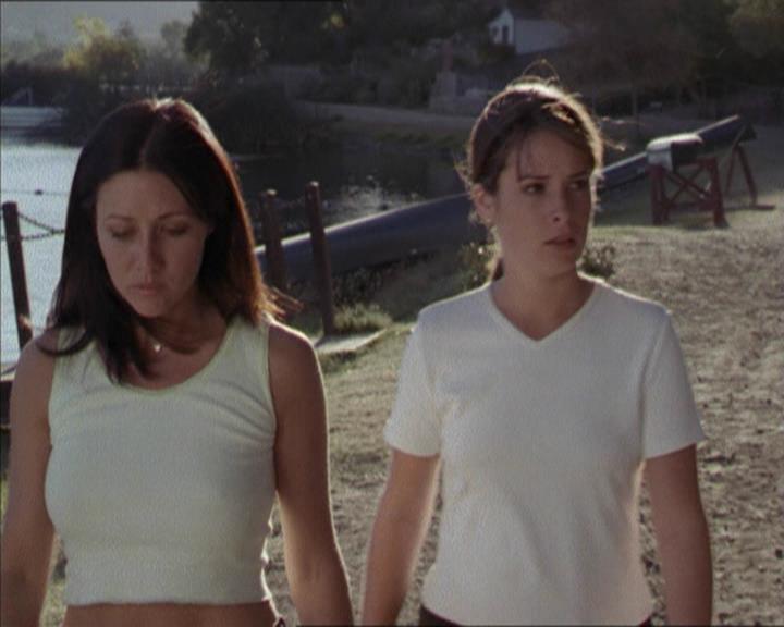 Charmed-Online-dot-net_208P3H200986.jpg