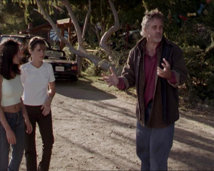 Charmed-Online-dot-net_208P3H200990.jpg
